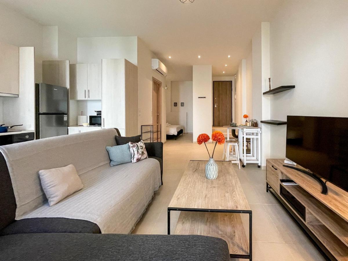 شقة Soho Modern 55Sqm Studio With Secret Garden أثينا المظهر الخارجي الصورة