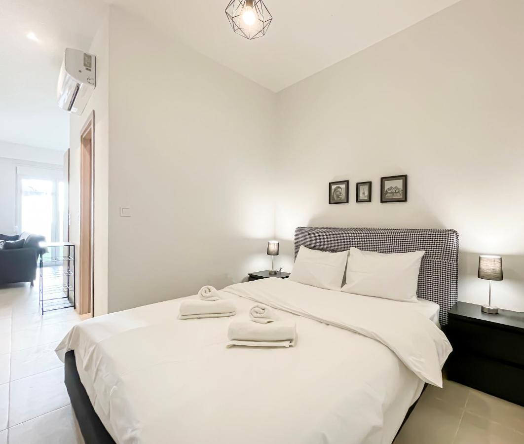 شقة Soho Modern 55Sqm Studio With Secret Garden أثينا المظهر الخارجي الصورة